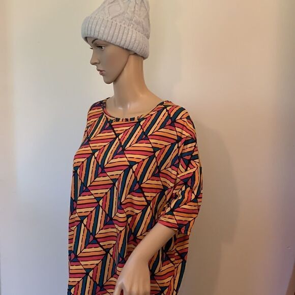 LuLaRoe buttery soft Irma tunic High Low Geometric Size S Womens - Picture 1 of 8